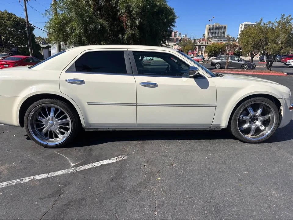 2006 Chrysler 300 (2005-2023) - Image 5 of 17