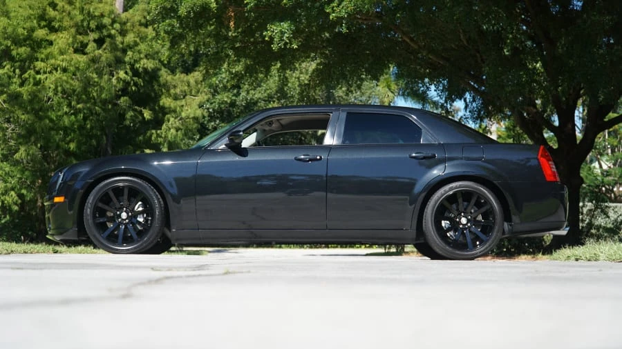 2006 Chrysler 300 (2005-2023) - Image 2 of 31