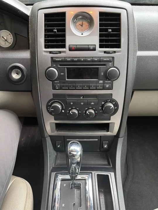 2006 Chrysler 300 (2005-2023) - Image 5 of 11