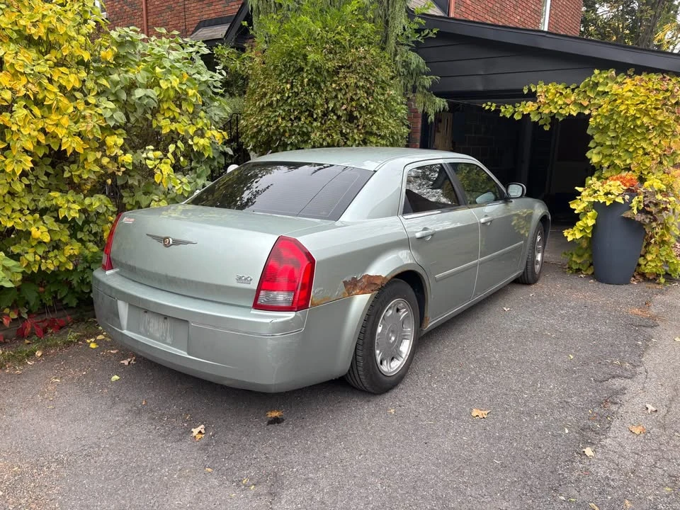 2006 Chrysler 300 (2005-2023) - Image 3 of 11
