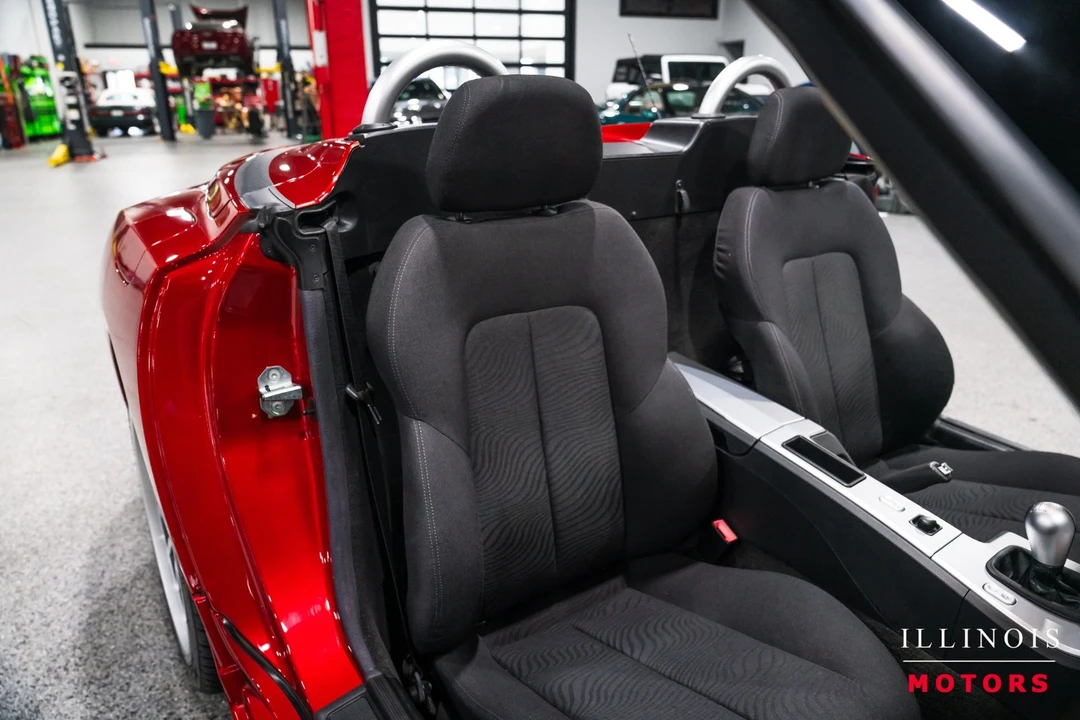 2006 Chrysler Crossfire - Image 26 of 31