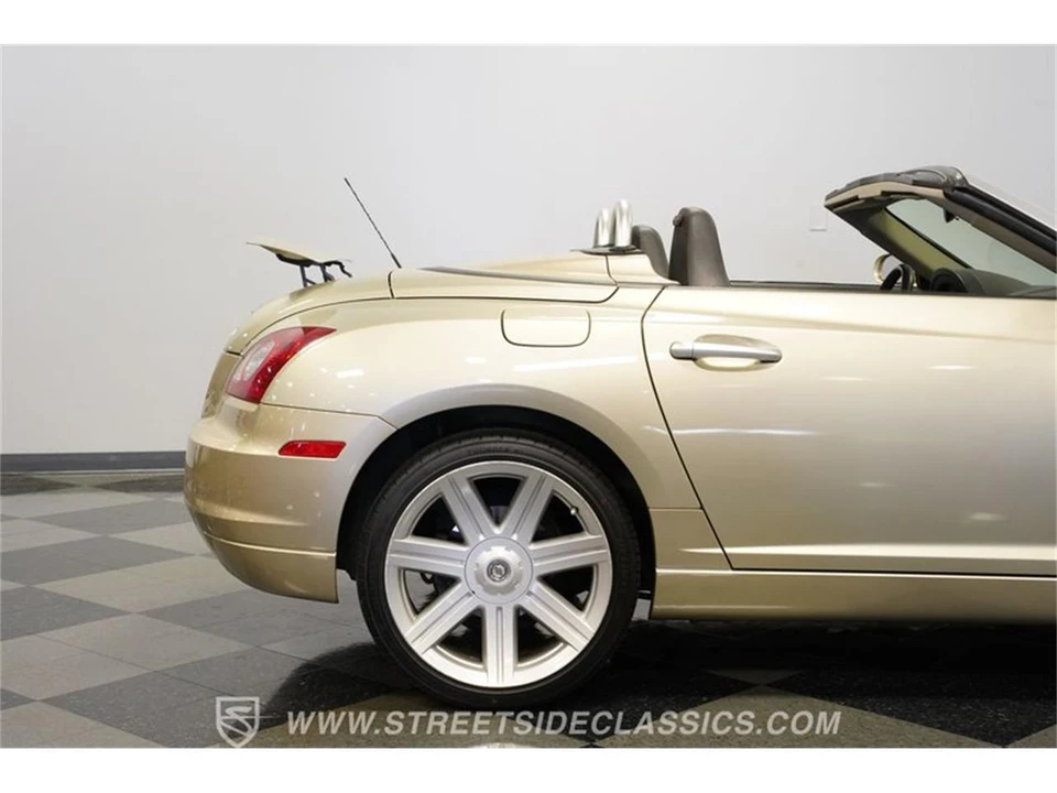 2006 Chrysler Crossfire - Image 28 of 31