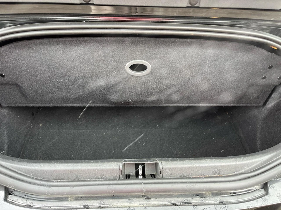2006 Chrysler Crossfire - Image 28 of 31