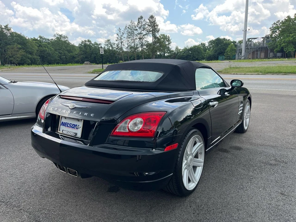 2006 Chrysler Crossfire - Image 8 of 31