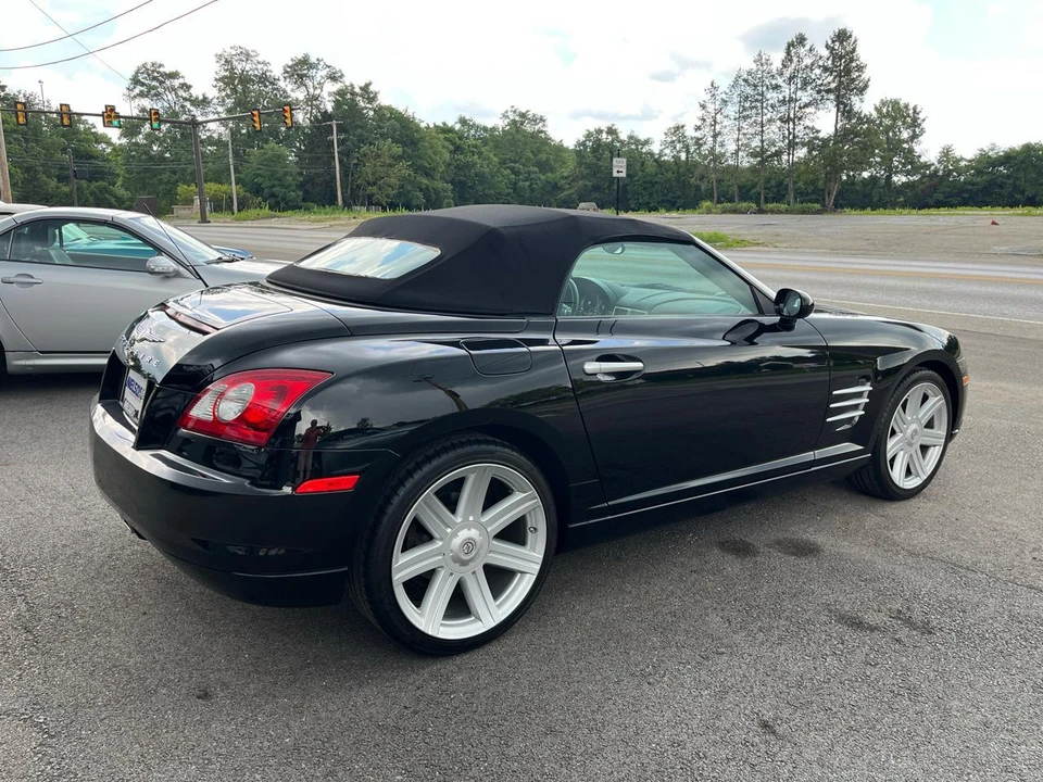 2006 Chrysler Crossfire - Image 9 of 31