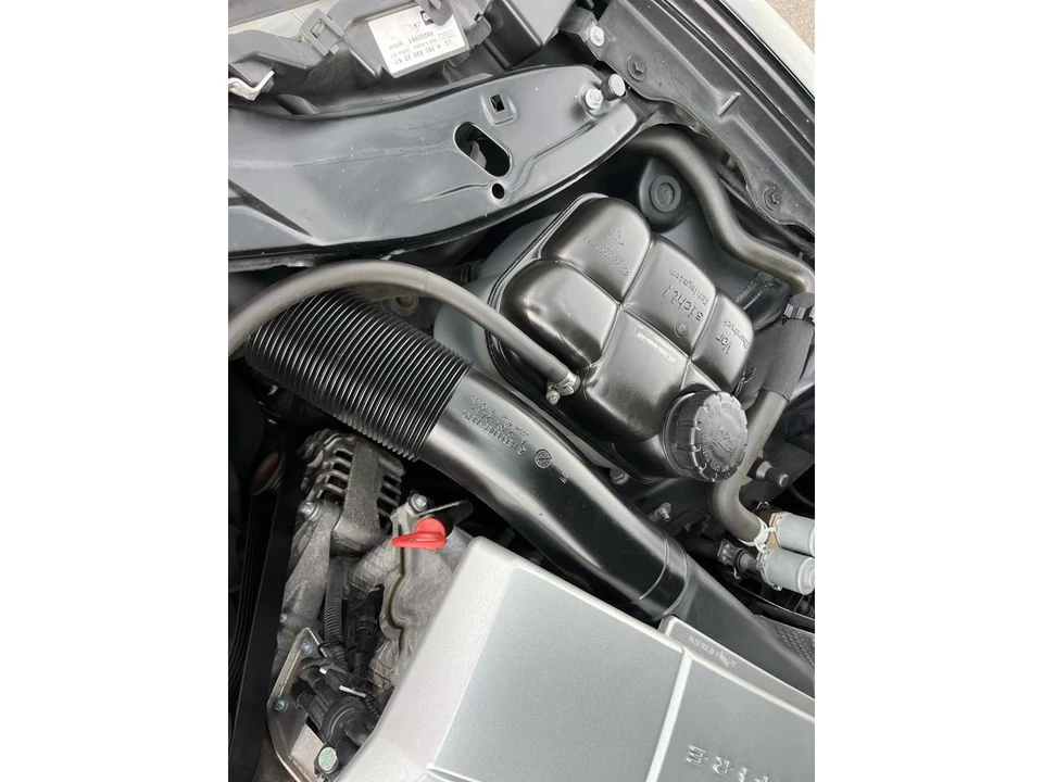 2006 Chrysler Crossfire - Image 18 of 31