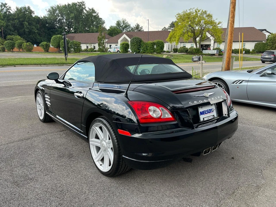 2006 Chrysler Crossfire - Image 6 of 31