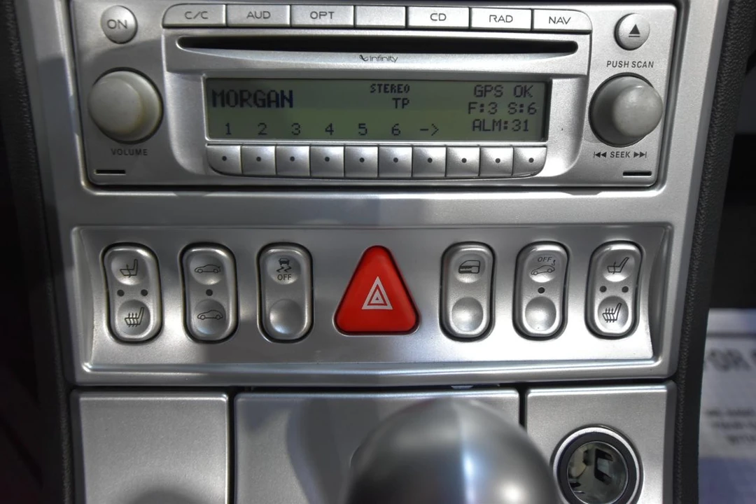 2006 Chrysler Crossfire - Image 26 of 31