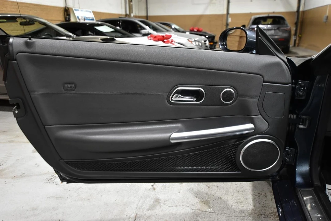 2006 Chrysler Crossfire - Image 17 of 31