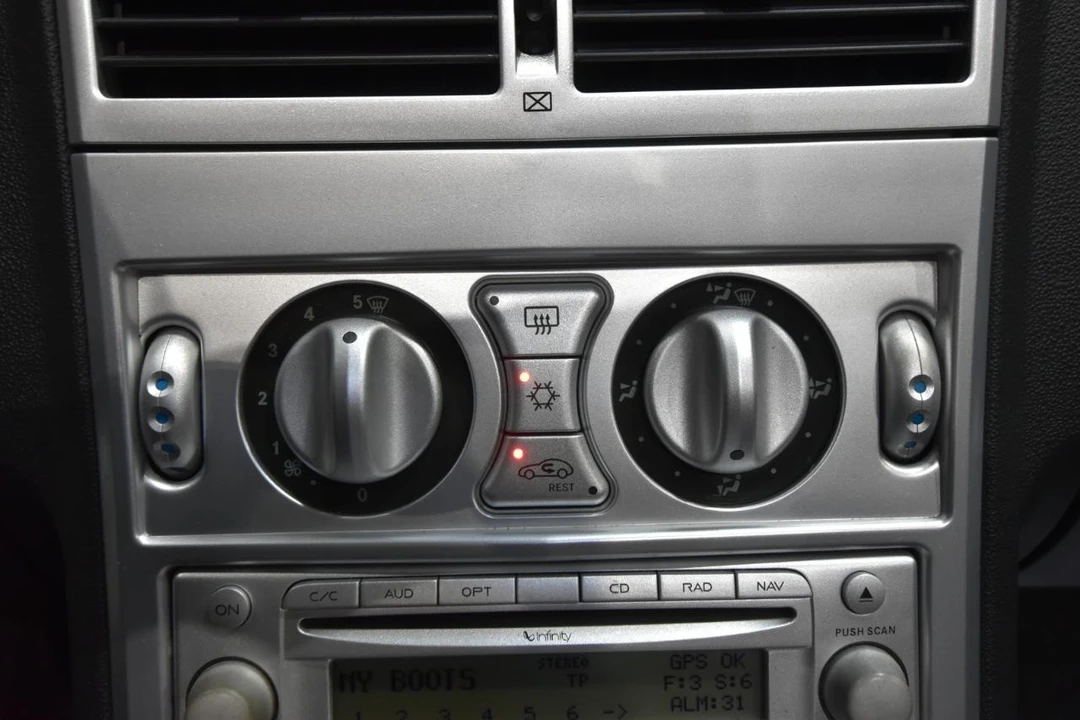 2006 Chrysler Crossfire - Image 24 of 31