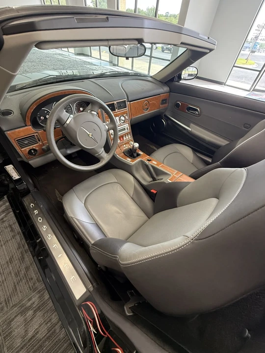 2006 Chrysler Crossfire - Image 10 of 12