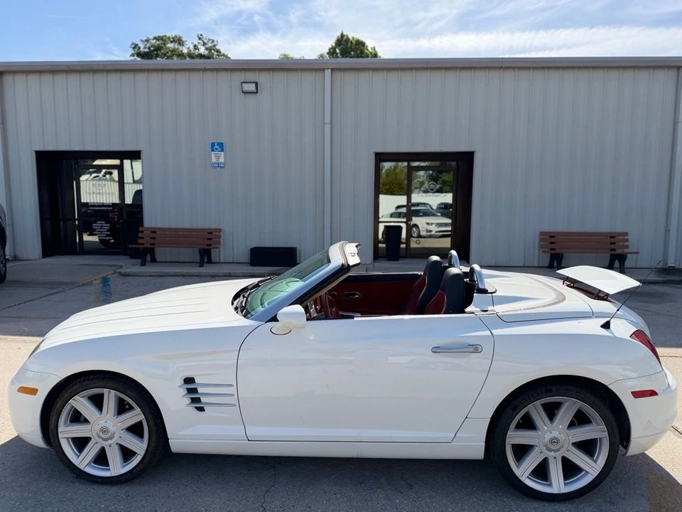 2006 Chrysler Crossfire - Image 10 of 30