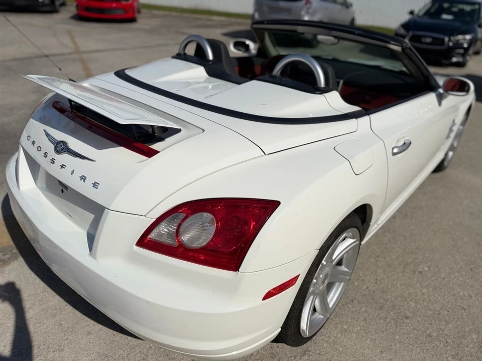 2006 Chrysler Crossfire - Image 13 of 30