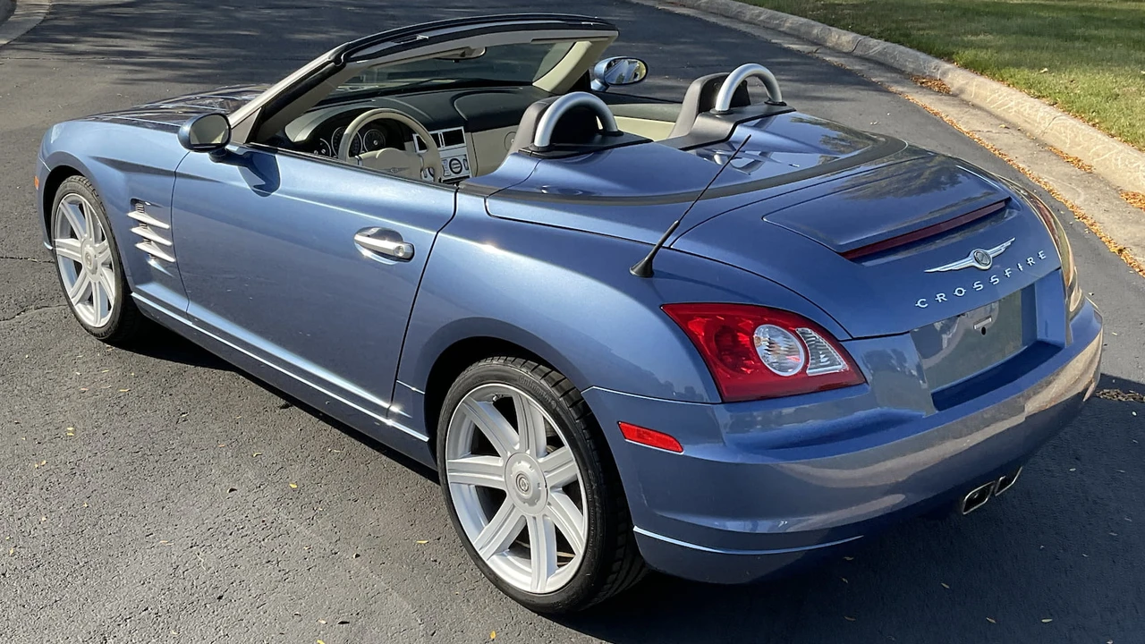 2006 Chrysler Crossfire - Image 3 of 13