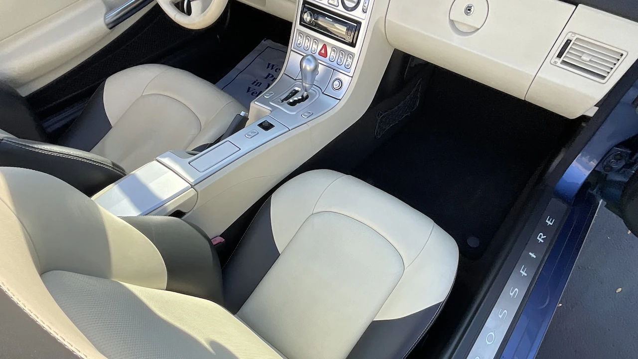 2006 Chrysler Crossfire - Image 5 of 13