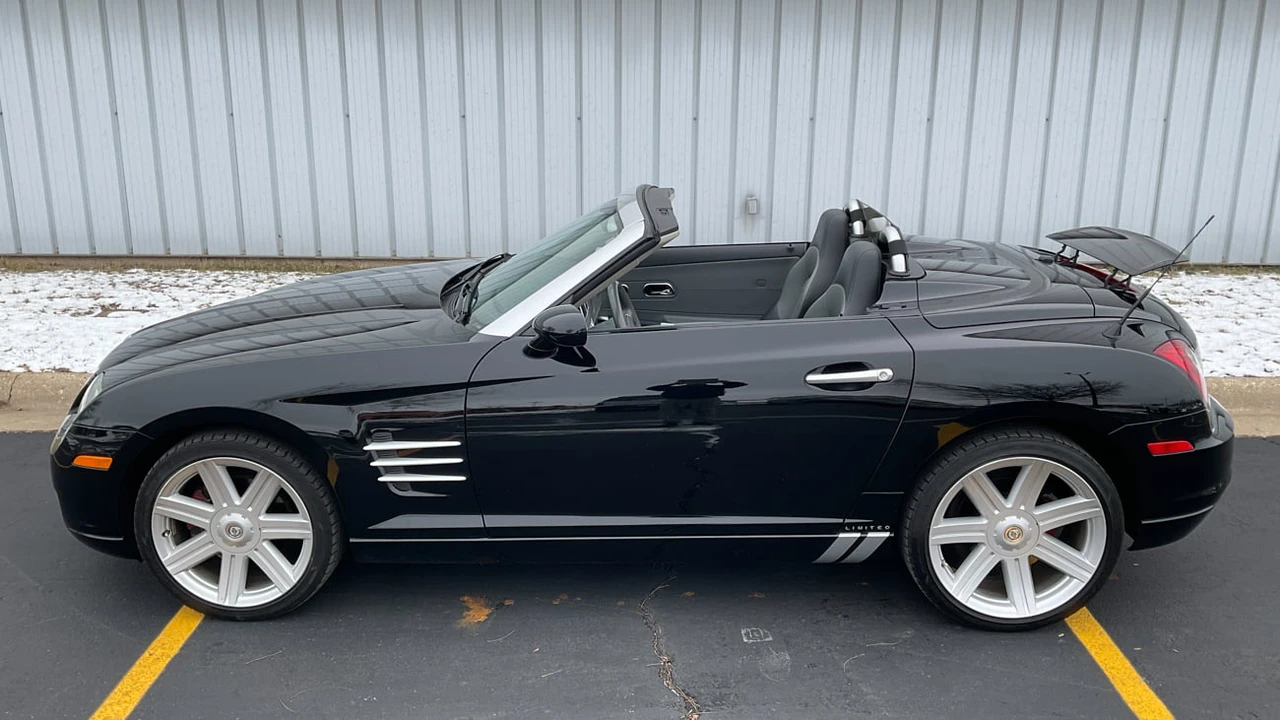 2006 Chrysler Crossfire - Image 2 of 13
