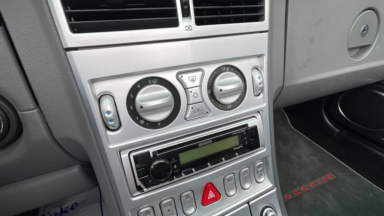 2006 Chrysler Crossfire - Image 8 of 13
