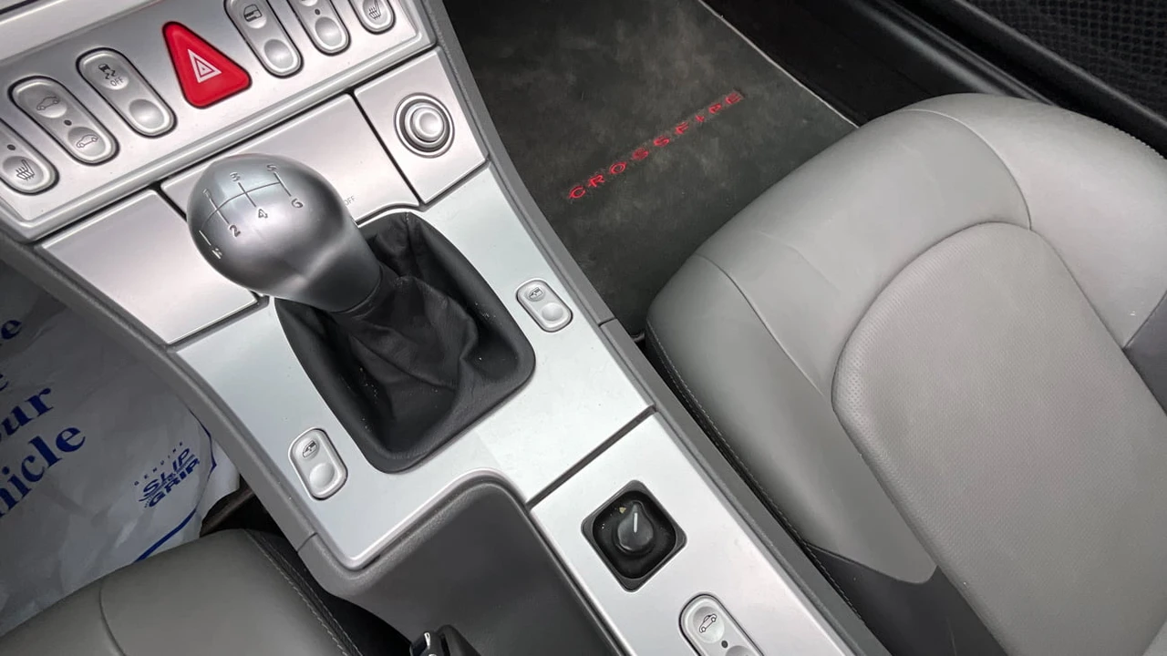 2006 Chrysler Crossfire - Image 9 of 13