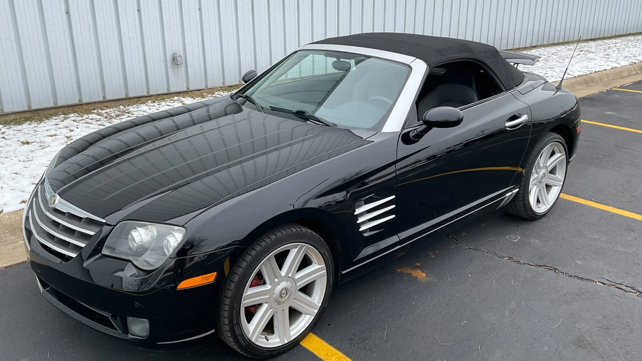 2006 Chrysler Crossfire - Image 11 of 13