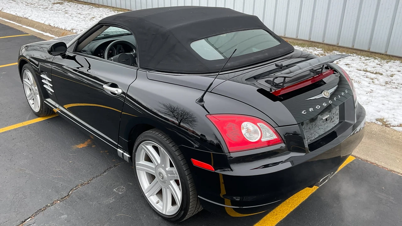 2006 Chrysler Crossfire - Image 13 of 13
