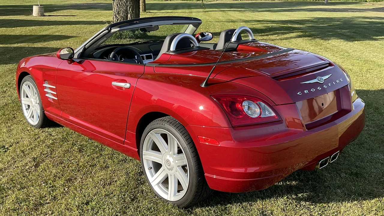 2006 Chrysler Crossfire - Image 3 of 13