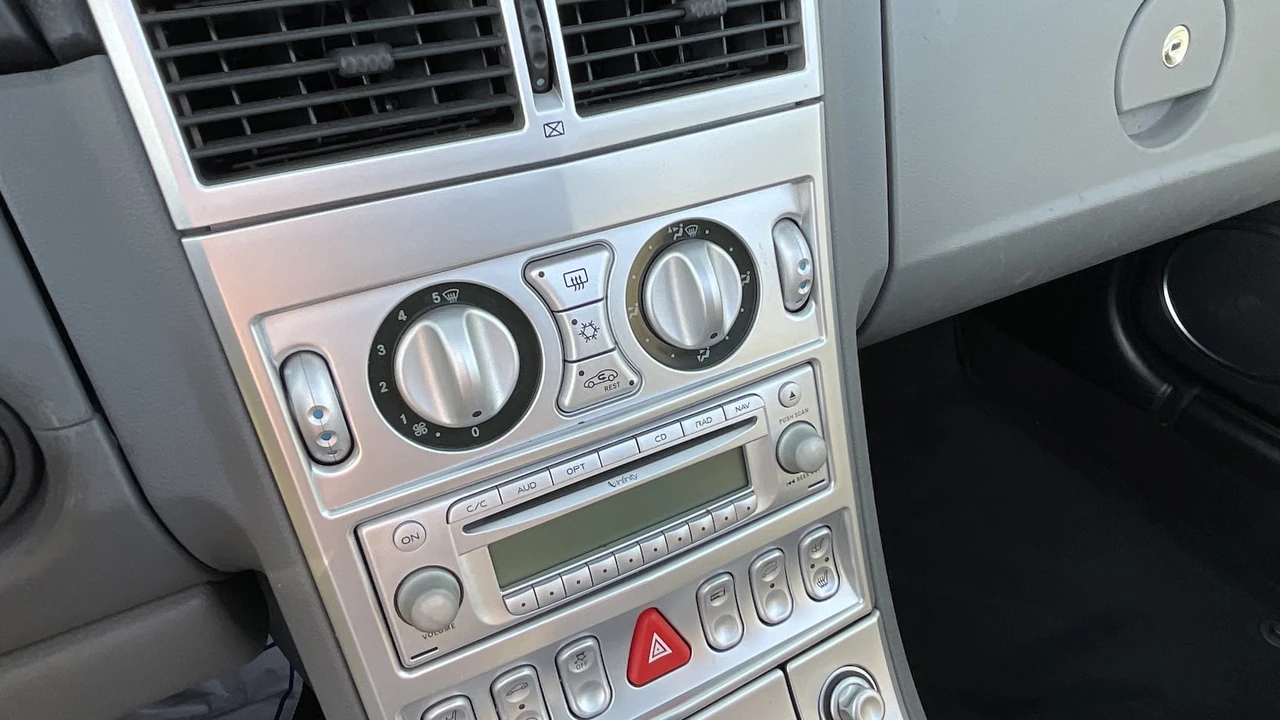 2006 Chrysler Crossfire - Image 8 of 13
