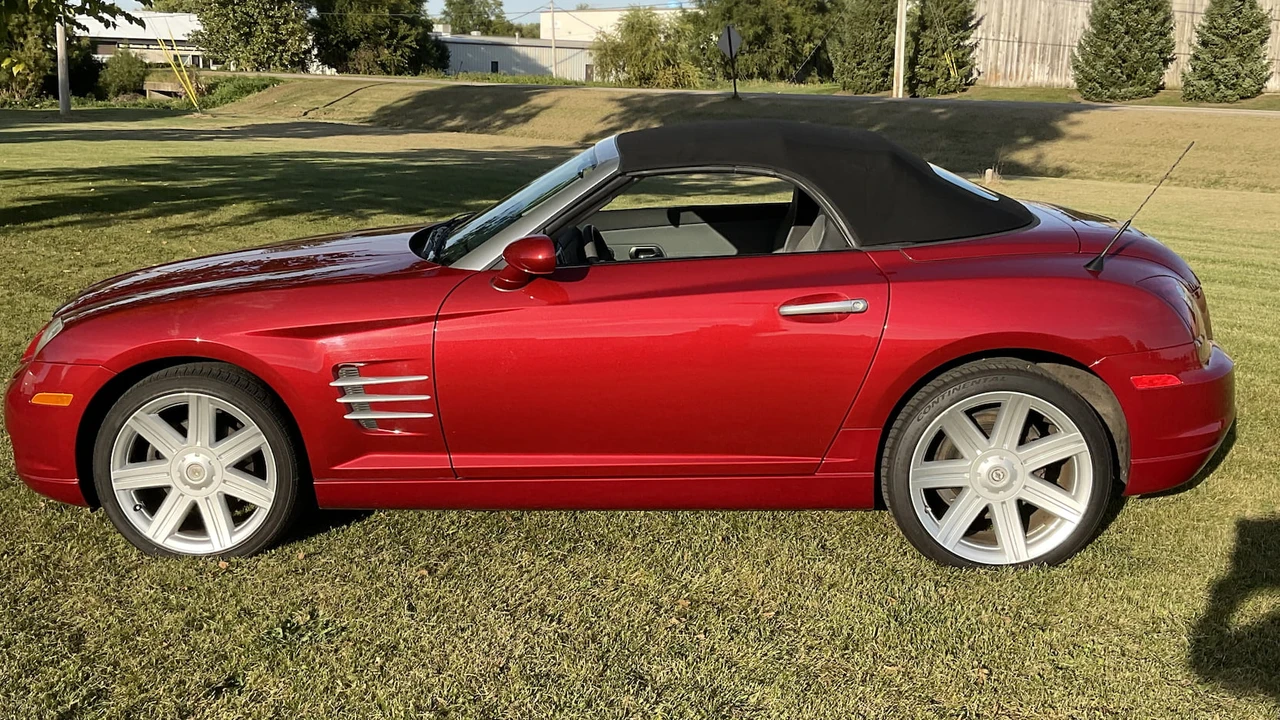 2006 Chrysler Crossfire - Image 12 of 13