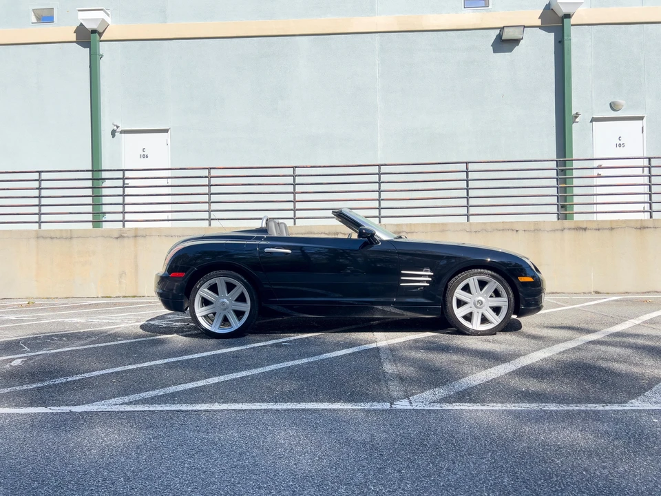 2006 Chrysler Crossfire - Image 9 of 31