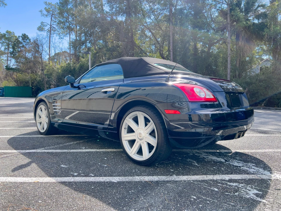 2006 Chrysler Crossfire - Image 16 of 31
