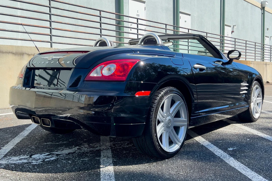 2006 Chrysler Crossfire - Image 4 of 31