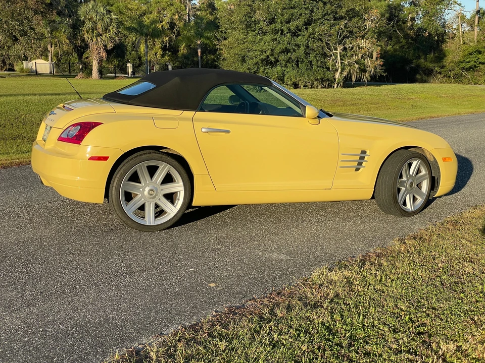 2006 Chrysler Crossfire - Image 12 of 31