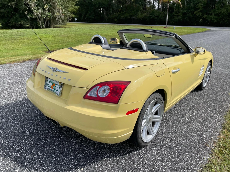 2006 Chrysler Crossfire - Image 9 of 31