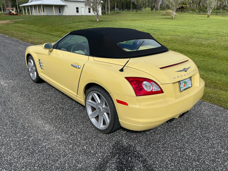 2006 Chrysler Crossfire - Image 22 of 31