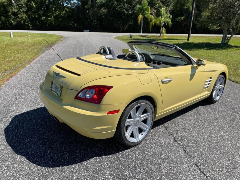 2006 Chrysler Crossfire - Image 11 of 31