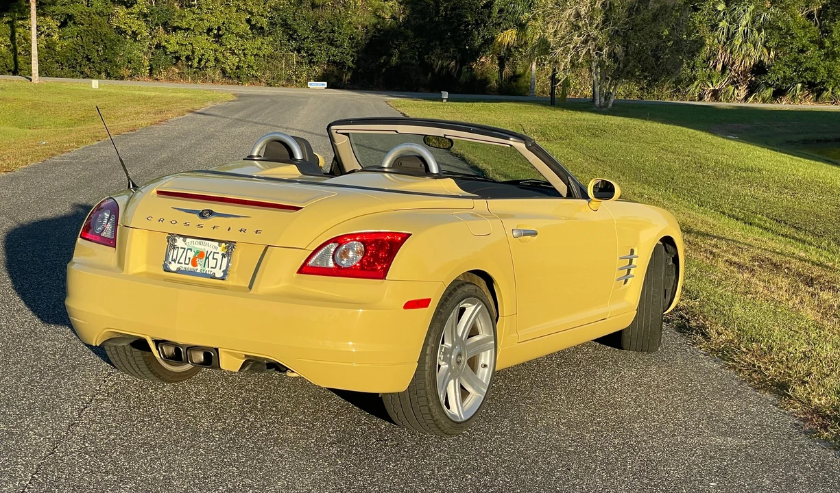 2006 Chrysler Crossfire - Image 8 of 31
