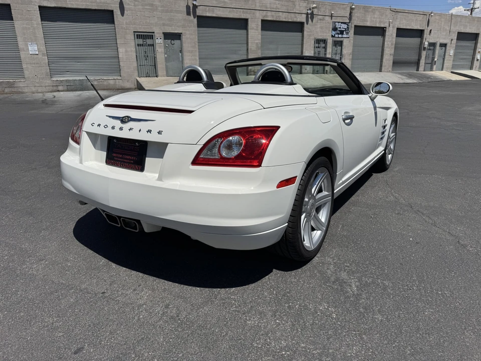 2006 Chrysler Crossfire - Image 11 of 31
