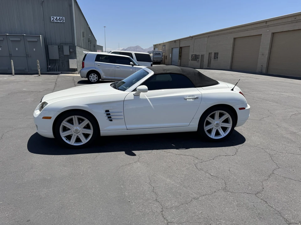 2006 Chrysler Crossfire - Image 22 of 31