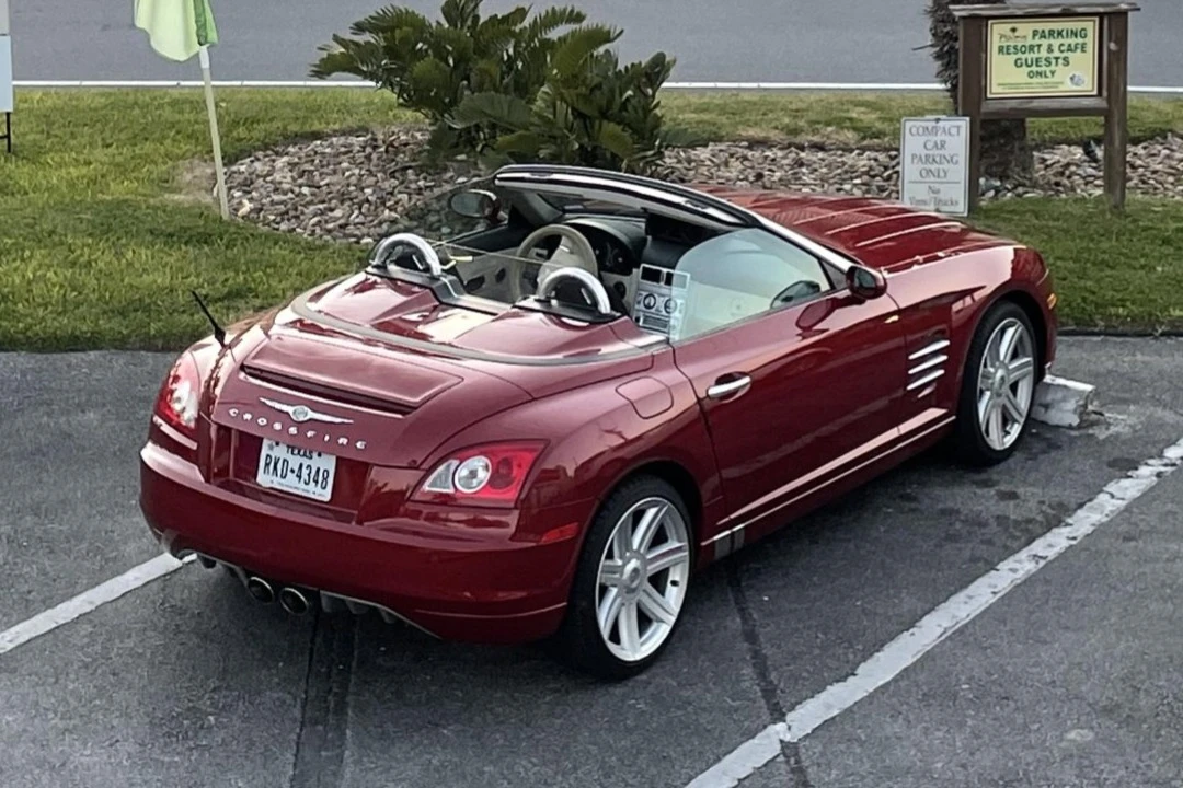 2006 Chrysler Crossfire - Image 9 of 31
