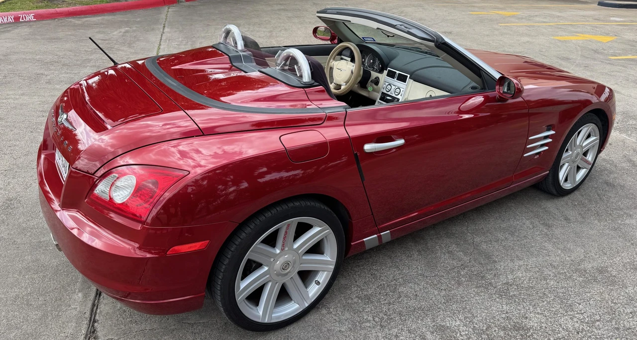 2006 Chrysler Crossfire - Image 10 of 31