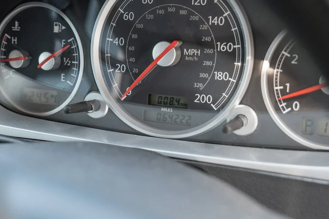 2006 Chrysler Crossfire - Image 24 of 31