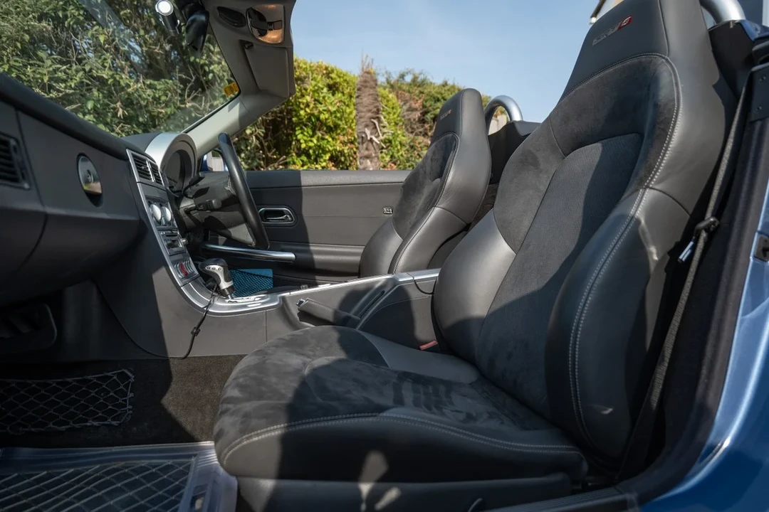2006 Chrysler Crossfire - Image 28 of 31