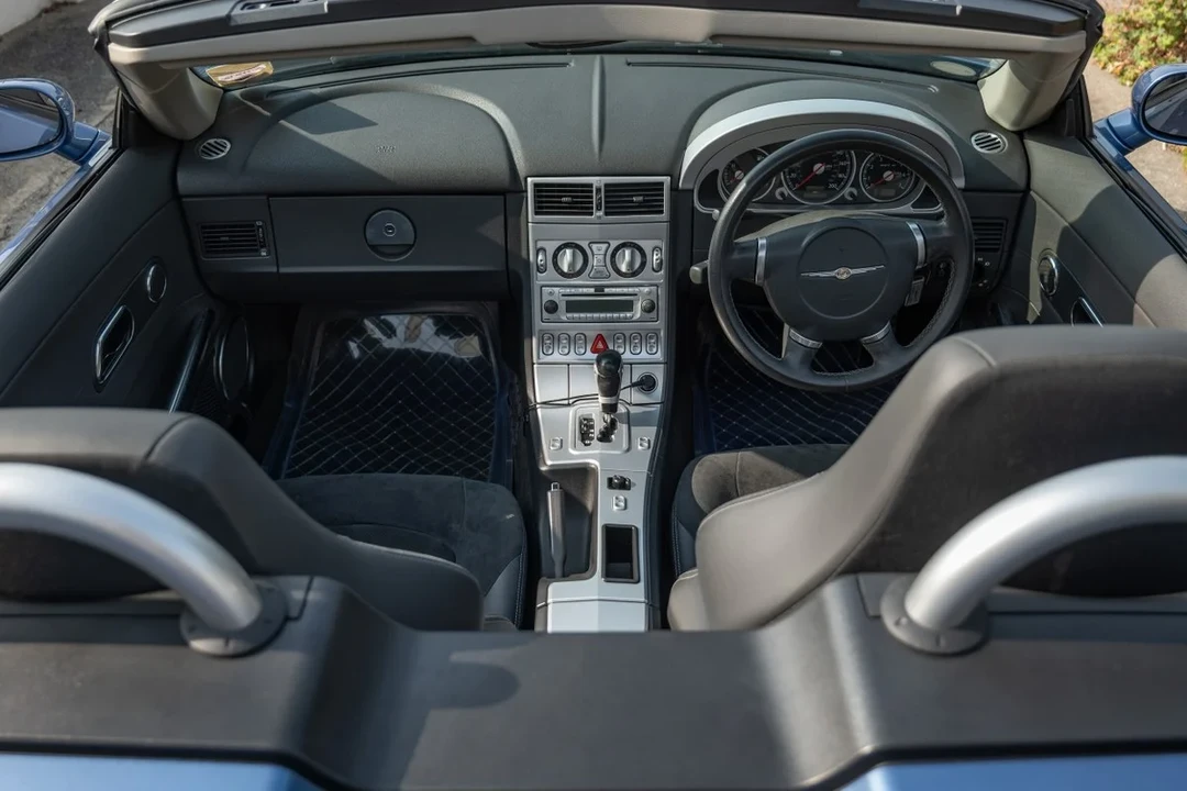 2006 Chrysler Crossfire - Image 11 of 31