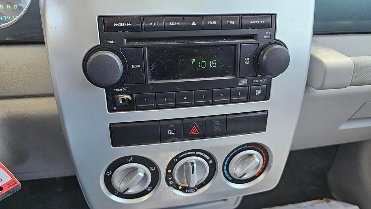 2006 Chrysler PT Cruiser - Image 14 of 21