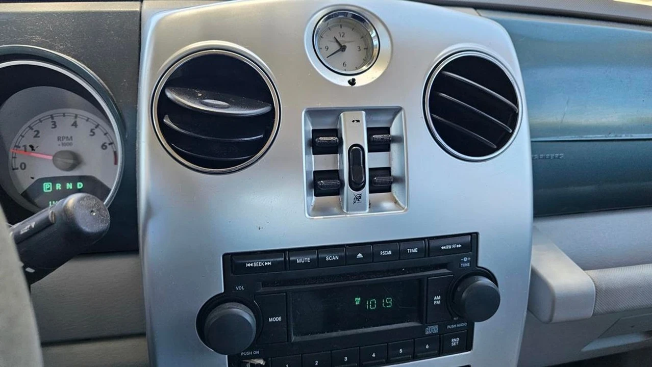 2006 Chrysler PT Cruiser - Image 13 of 21