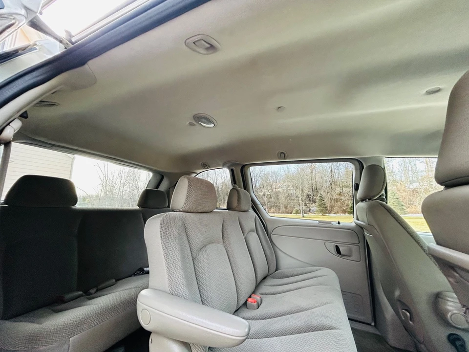 2006 Chrysler Town & Country - Image 13 of 21