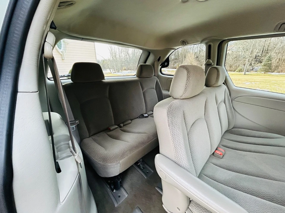 2006 Chrysler Town & Country - Image 14 of 21