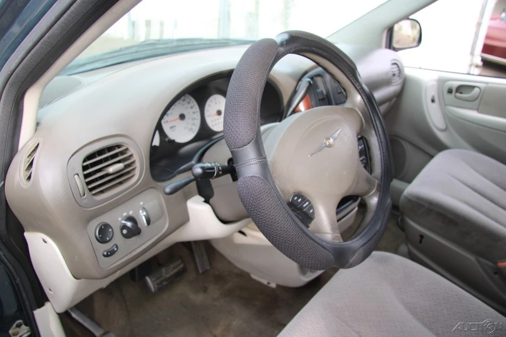 2006 Chrysler Town & Country - Image 13 of 21