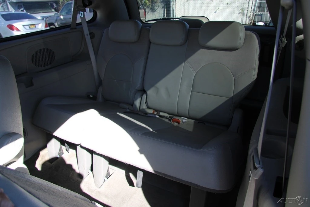 2006 Chrysler Town & Country - Image 20 of 21