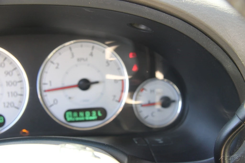 2006 Chrysler Town & Country - Image 17 of 21