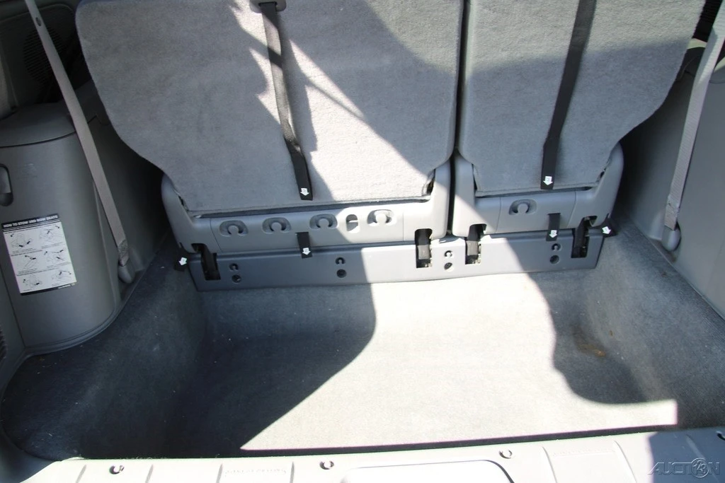 2006 Chrysler Town & Country - Image 20 of 21
